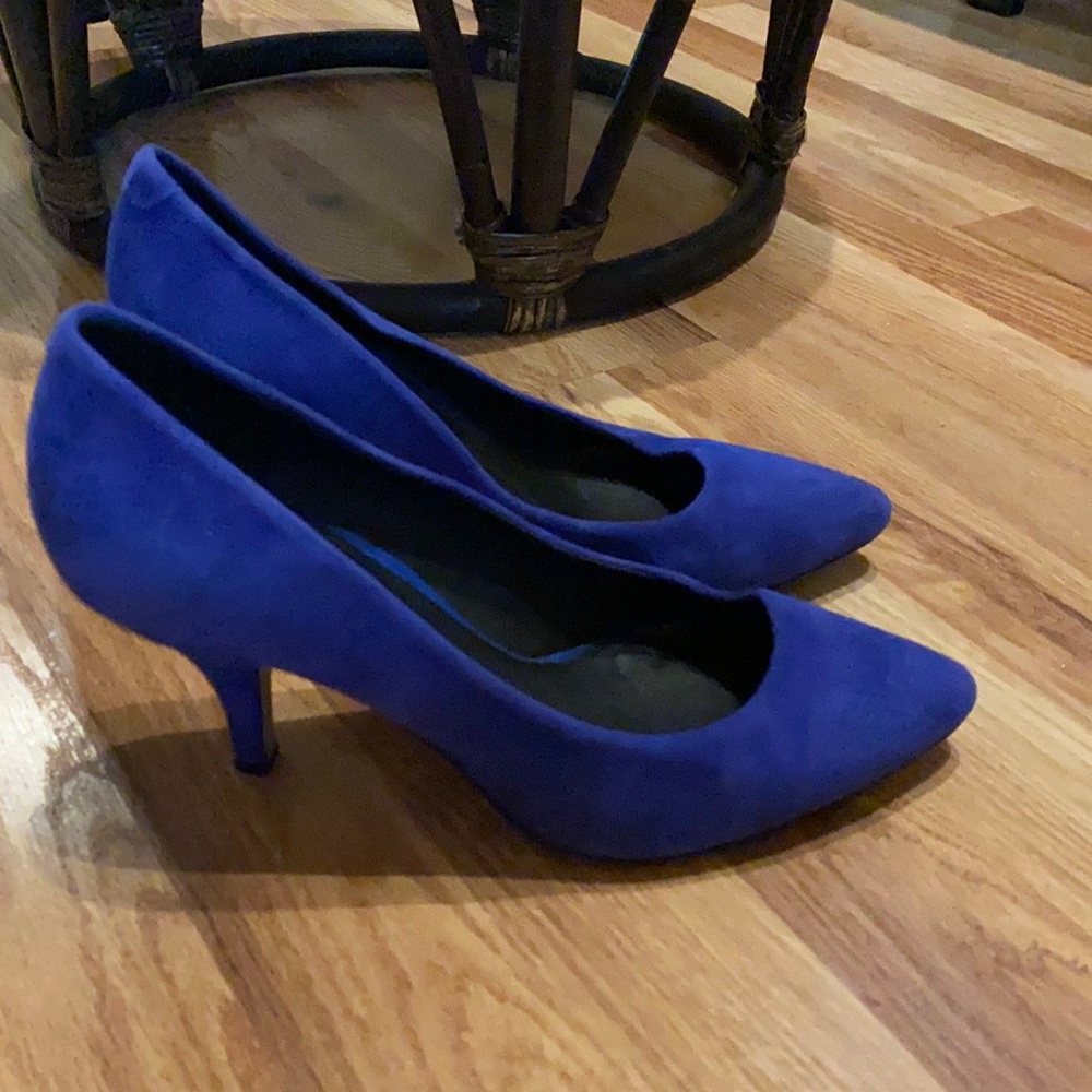 Aldo size 8.5 genuine leather 3 inch pumps